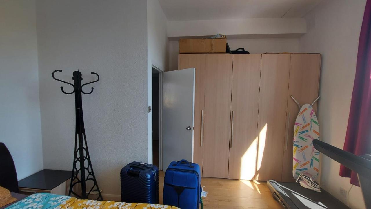 Extra Large One Bedroom Flat With Parking Лондон Екстериор снимка